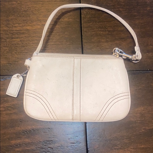 Coach Handbags - Vintage COACH Wristlet